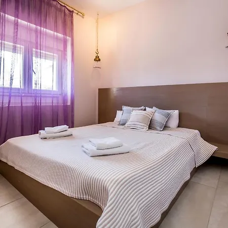 Lena Ii * يميناريا