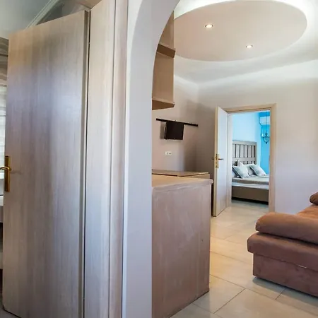 شقة Lena Ii يميناريا